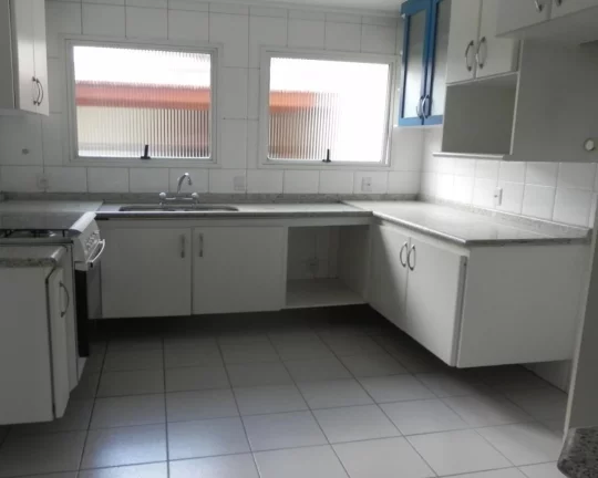Imagem Vendo casa em condomínio fechado 3 suítes , Parque dos Príncipes