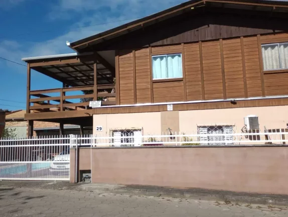 Imagem Casa mista mobiliada com 6 dormitórios sendo3 suítes e 4 vagas e em Barra Velha/SC