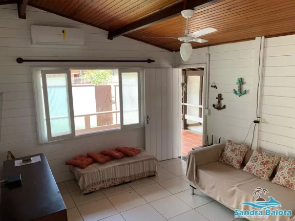 Imagem Bela casa a 250 metros da praia