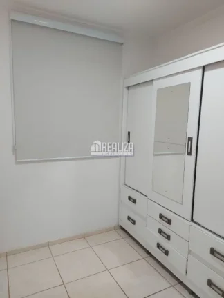 Imagem Apartamento de 2 dormitórios com piscina no Condomínio Parque Udon, bairro Fabrício em Uberaba
