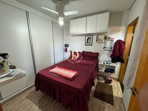 Imagem Sobrado - Santa Edwigen - SJCampos - 3 Dormitórios (3 suítes) - 175m²