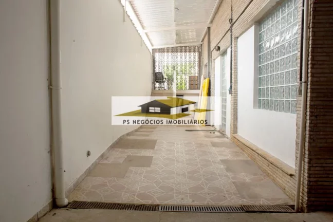 Imagem Sobrado para venda com 6 vagas