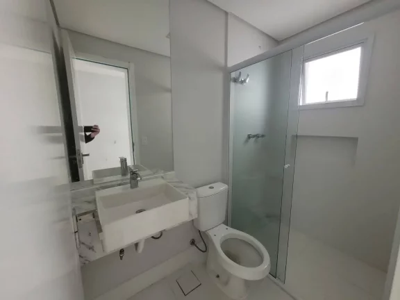 Imagem Excelente apartamento de 2 dormitórios -50 metros da Praia-Ponta da Praia!