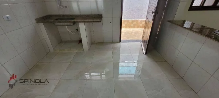 Imagem Casa com 2 dormitórios à venda, 70 m² por R$ 399.000,00 - Maracanã - Praia Grande/SP