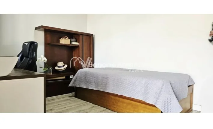 Imagem Casa térrea reformada para venda em condomínio no Taquaral em Campinas, 3 quartos e 4 vagas