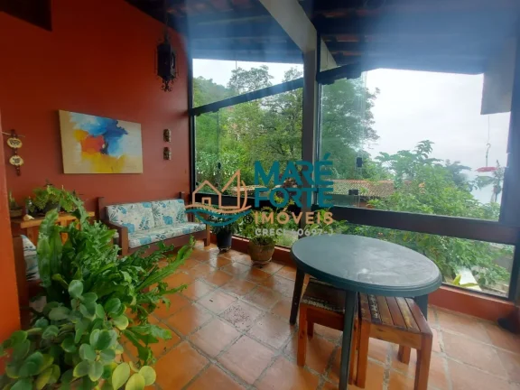 Imagem Linda casa na praia da Enseada com vista mar.