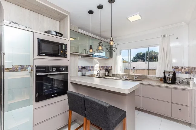 Imagem Sobrado com 3 suítes em condomínio no São Braz Curitiba