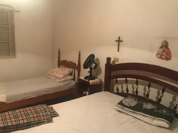 Imagem Casa no centro com 3 dormitórios sendo 1 suíte (todos com armários embutidos) , 2 salas , cozinha...