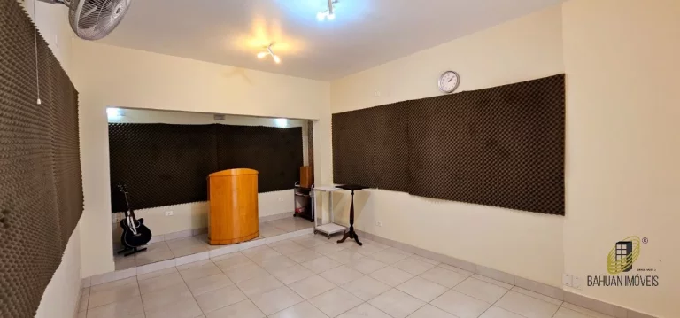 Imagem Casa de Luxo no Campo Belo: 6 Quartos, 5 Suítes, 10 Banheiros, 5 Vagas de Garagem e 504m² em São Paulo-SP