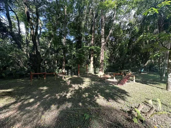 Imagem Casa contemporânea, com ótimo acabamento, muita natureza e privacidade.