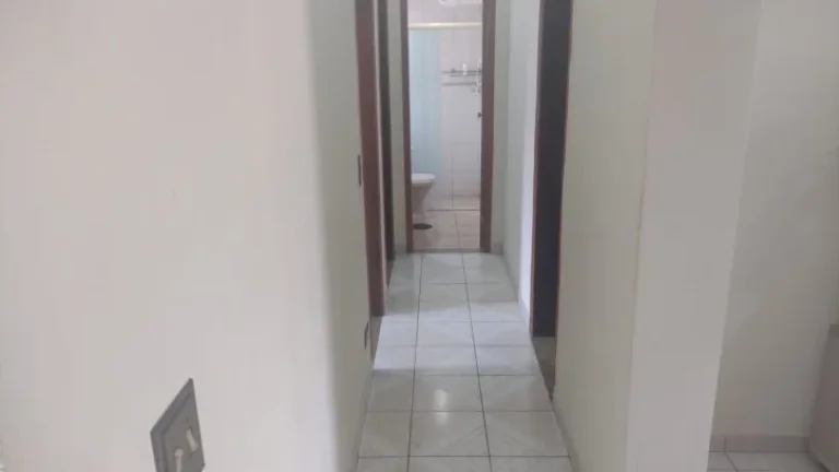 Imagem ???? "Você sabia que existe um condomínio PÉ NA AREIA com salão de festas e elevador em Praia Grande?"