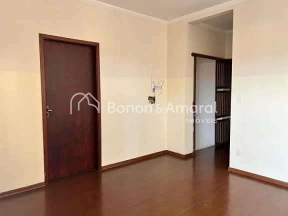 Imagem Descubra o conforto nesta confortável e espaçosa casa localizada no prestigiado bairro do Jardim C...