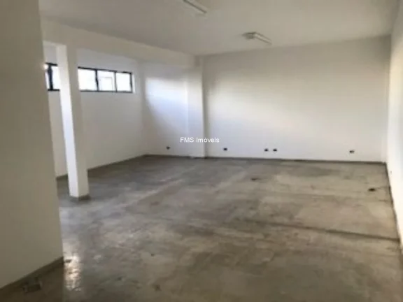 Imagem Aluguel de Loja Comercial de Alto Padrão em São Paulo-SP, Alto de Pinheiros: 2 salas, 2 banheiros, 12 vagas de garagem, 800m².
