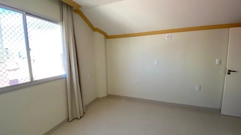 Imagem Cobertura Triplex, 04 Suites, 02 Vagas de Garagem, Centro, Guarapari - ES