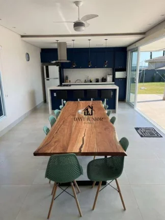 Imagem Casa com 3 dormitórios sendo 1 suite à venda, 280 m² por R$ 1.100.000 - Condomínio Village da Serra - Araçoiaba da Serra/SP