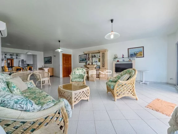 Imagem Apartamento Frontal para Locação temporada na Riviera, com 3 dormitórios 2 suítes, atende até 8 pessoas