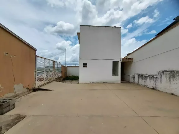 Imagem CASA AMPLA+3 VAGAS+2BANHEIROS+ARMARIO EMBUTIDO NO QUARTO