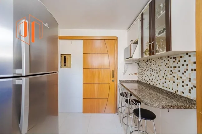Imagem Apartamento para Venda em Curitiba, Água Verde, 3 dormitórios, 1 banheiro, 1 vaga