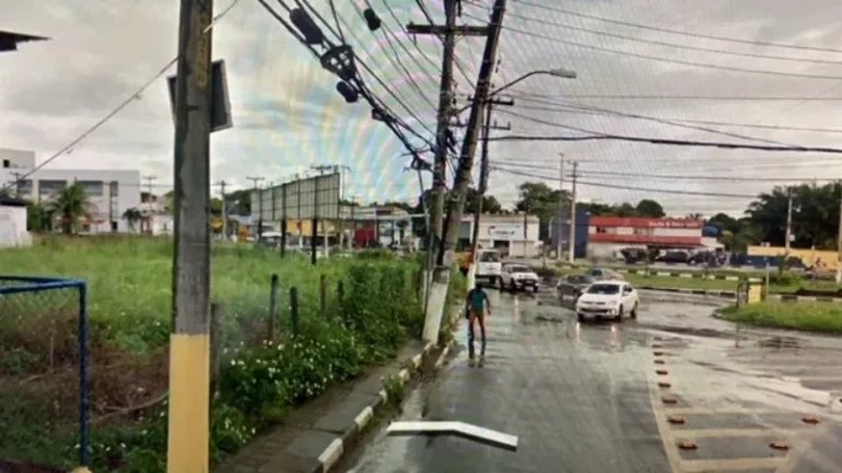 Imagem AREA COM 1.750,00m2, ÓTIMIA VISIBILIDADE, ACESSO PELA ESTRADA DO COCO e POR DENTRO DE VILLAS - IDEAL PARA LOJAS DE VAREJO - SEDE DE GRANDES EMPRESAS