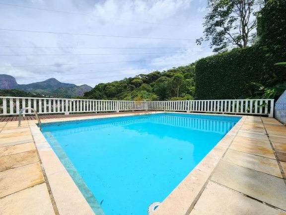 Imagem Casa para Venda em Teresópolis / RJ no bairro Golfe