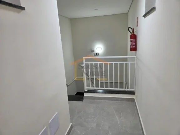 Imagem Prédio residencial com 319m² de área total, composto por 6 apartamentos. São 5 unidades com 2 do...