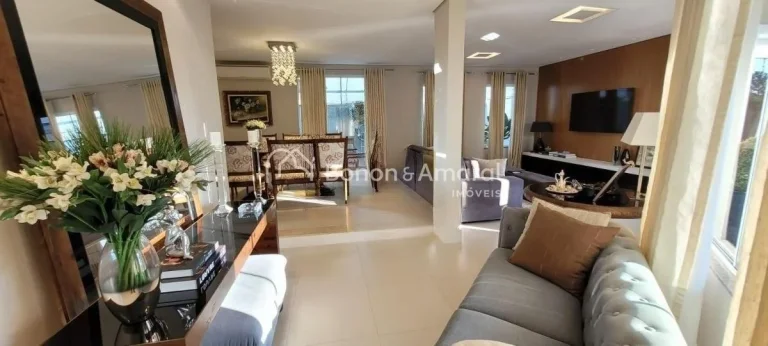 Imagem Casa de condomínio com 343 m² e 4 quartos