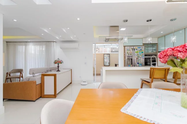 Casa em condomínio no Campo Comprido