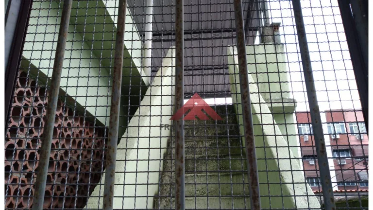 Imagem Casa com 3 dormitórios à venda por R$ 1.100.000,00 - Barro Vermelho - São Gonçalo/RJ