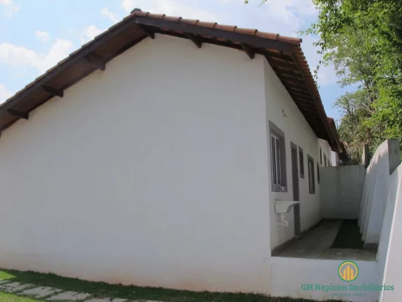 Imagem Linda casa térrea 3 dormitórios sendo 1 suíte com pisos quintal e 2 vgs