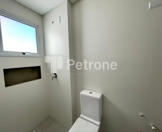 Imagem Apartamento de 02 dormitórios à venda com vista para o mar