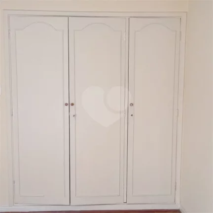 Imagem Apartamento à venda com 3 quartos, sendo 1 suíte, no condomínio Fradique Coutinho, São Paulo - SP