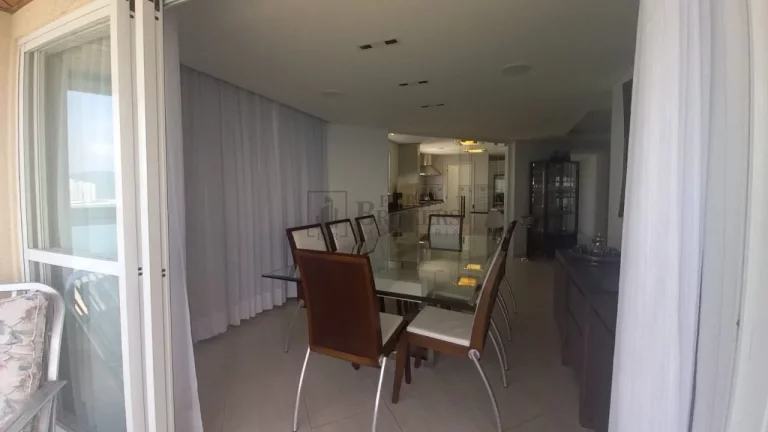 Imagem Apartamento Frente Mar com 3 suítes à venda no Centro de Balneário Camboriú/SC