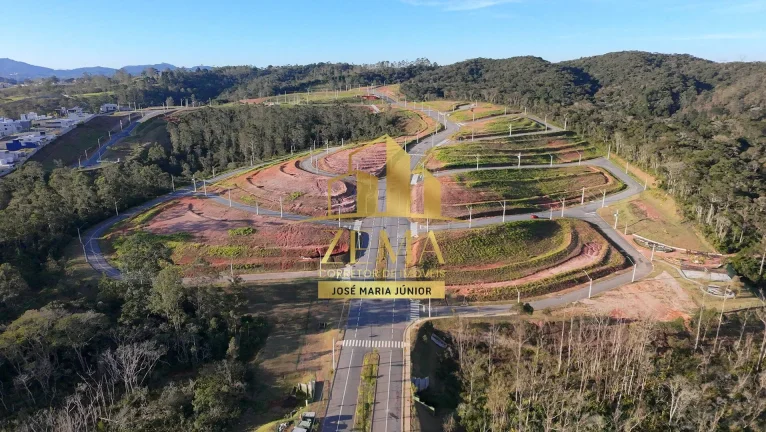 Imagem Terreno Condomínio Clube 250m2, Diferenciado, Parte Alta, Rua sem saída.