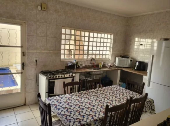 Imagem Sobrado à Venda com piscina e próximo à FAAT – Atibaia/SP
