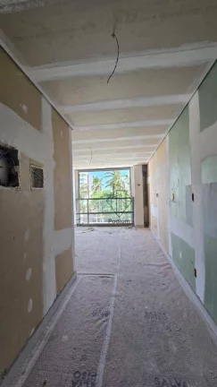 Imagem Flats beira mar com janelão de piso a teto na praia de Intermares-FL0745.