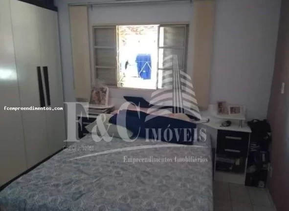Imagem Sobrado para Venda em Limeira, Parque Hippolyto, 5 dormitórios, 1 suíte, 2 banheiros, 4 vagas