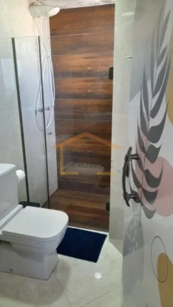 Imagem Apartamento com 3 dormitórios, sendo 2 no piso inferior e 1 no piso superior, 3 banheiros, sala par...