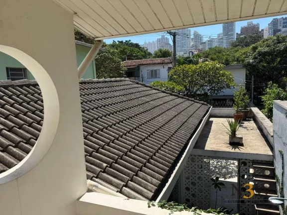 Imagem Casa à venda no Alto de Pinheiros São Paulo SP com 2 suítes, 2 vagas de garagem e 200m².