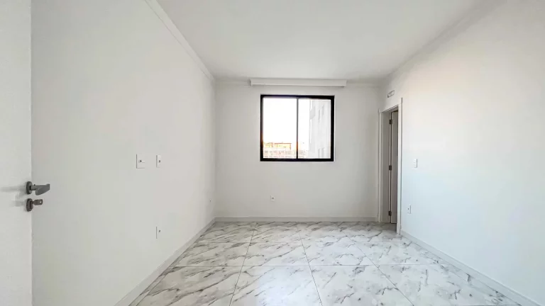 Imagem Apartamento com vista panorâmica com 2 suítes e 2 vagas de garagem em Balneário Perequê/SC