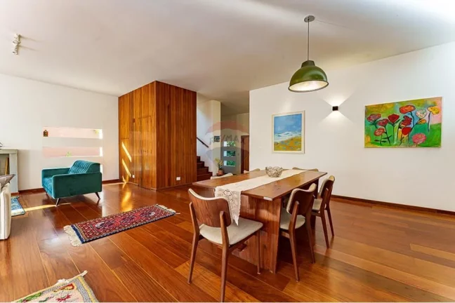 Imagem Linda e espaçosa casa na Vila Tramontano com 460m² 4 Suítes 4 Vagas com piscina e churrasqueira