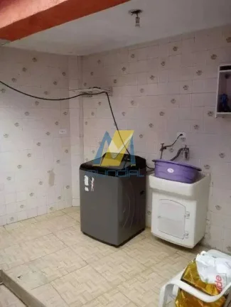Imagem Sobrado amplo com edícula e 5 vagas de garagem independente