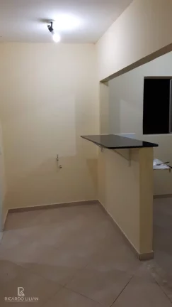 Imagem Sobrado com 5 kitnets independentes em localização estratégica para renda