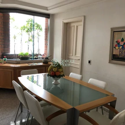 Imagem Excelente apartamento com 540m² no Jardim Paulista Amplo living com mezanino, lareira, home theater...