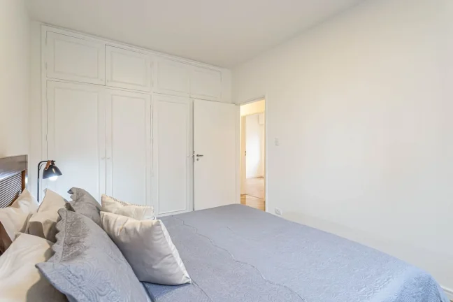Imagem Apartamento 94M², 3Q, 2 Banheiros, 1 Vaga, Banheiro de Serviço, Armários.