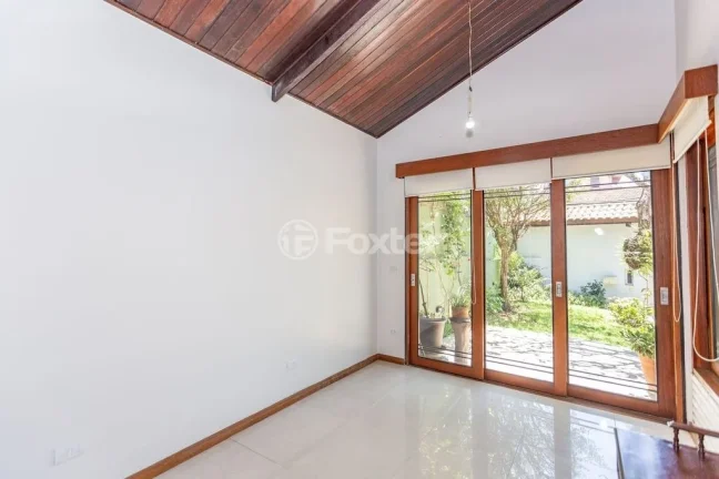 Imagem Casa Brooklin - 402M², 4 Dorms, 2 Suítes, 4 Vagas, Piscina Aquecida, Churrasqueira, Chuveiro a Gás, Lareira, Pomar, Jardim.