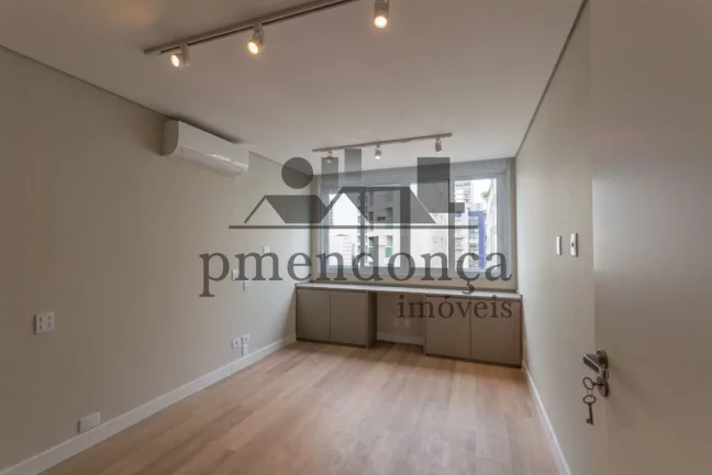 Imagem Cobertura Duplex reformada em Pinheiros, com 170 m² .