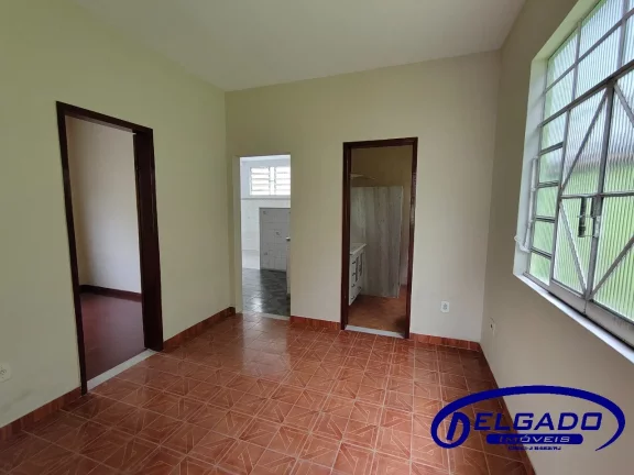 Imagem DELGADO aluga CASA fins COMERCIAIS em VENDA DAS PEDRAS, Itaboraí-RJ, com 4 quartos, 2 suítes, 2 salas, 1 banheiro, 6 vagas de garagem!