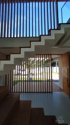 Imagem Casa Alto Padrão com 4 suítes em Condomínio na Cachoeira do Bom Jesus, Florianópolis/SC