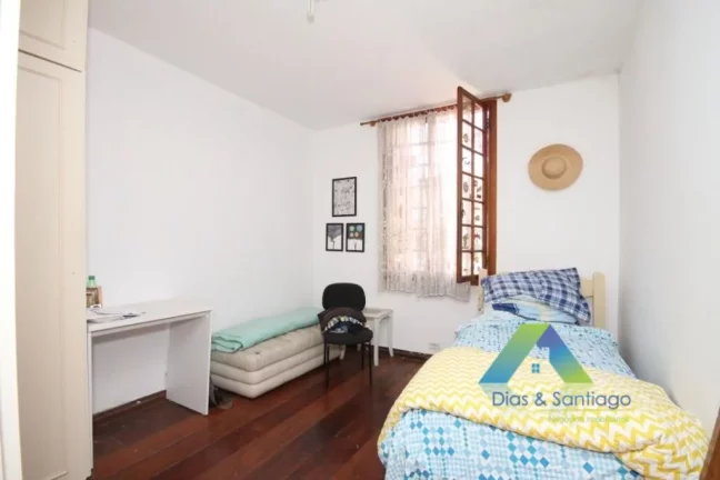 Imagem VILA GUMERCINDO Casa 4 dormitórios, 2 vagas com excelente localização e valor !!!