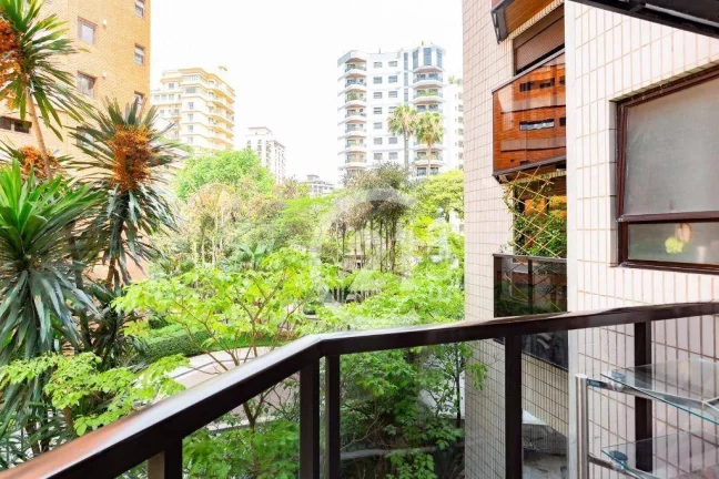 Imagem Apartamento a venda de 4 quartos ,Vila Nova Conceição. São Paulo. SP.